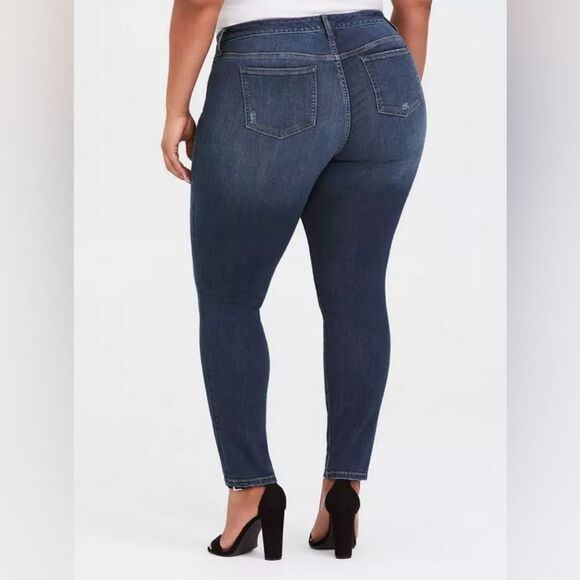 Torrid Plus Size Premium Classic Stretch Dark Blue Wash Skinny Jeans 20 - Picture 2 of 9